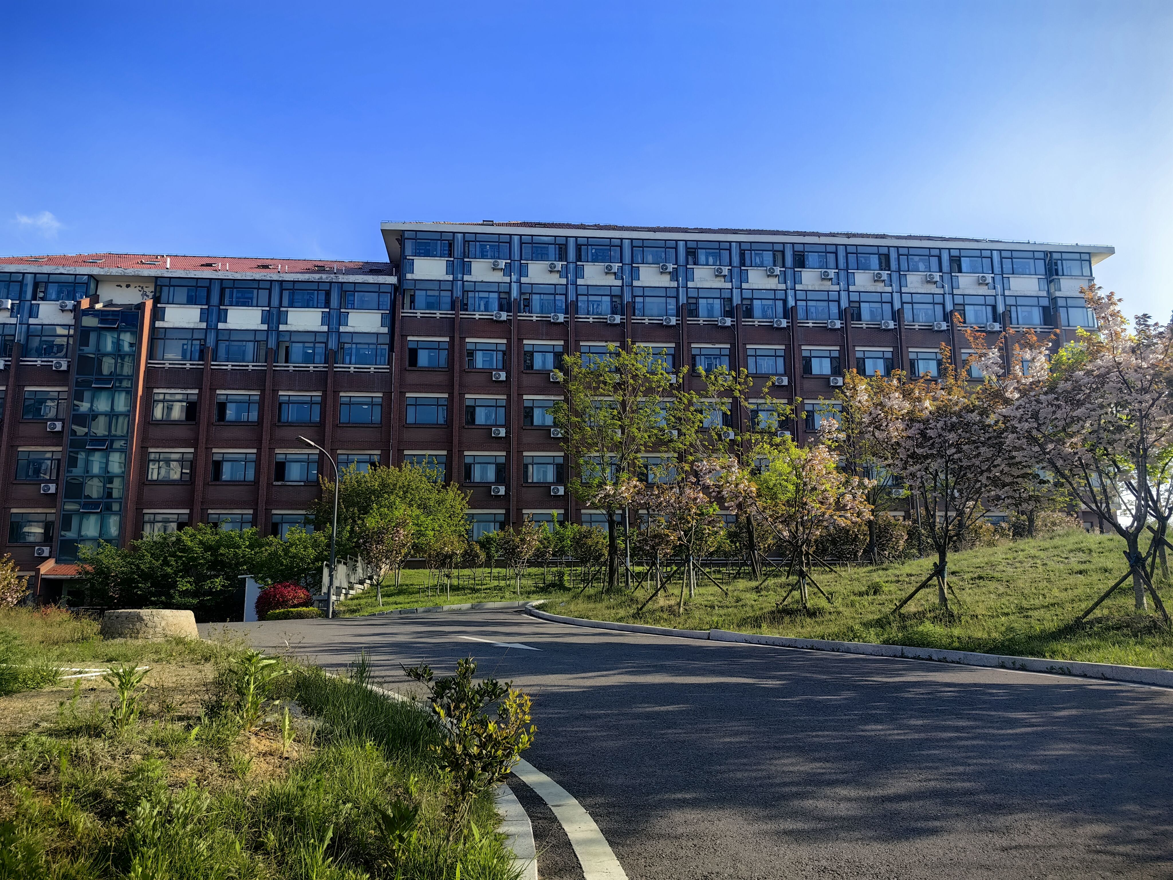 宿舍-青岛理工大学黄岛校区-西区八号男生宿舍-外景图