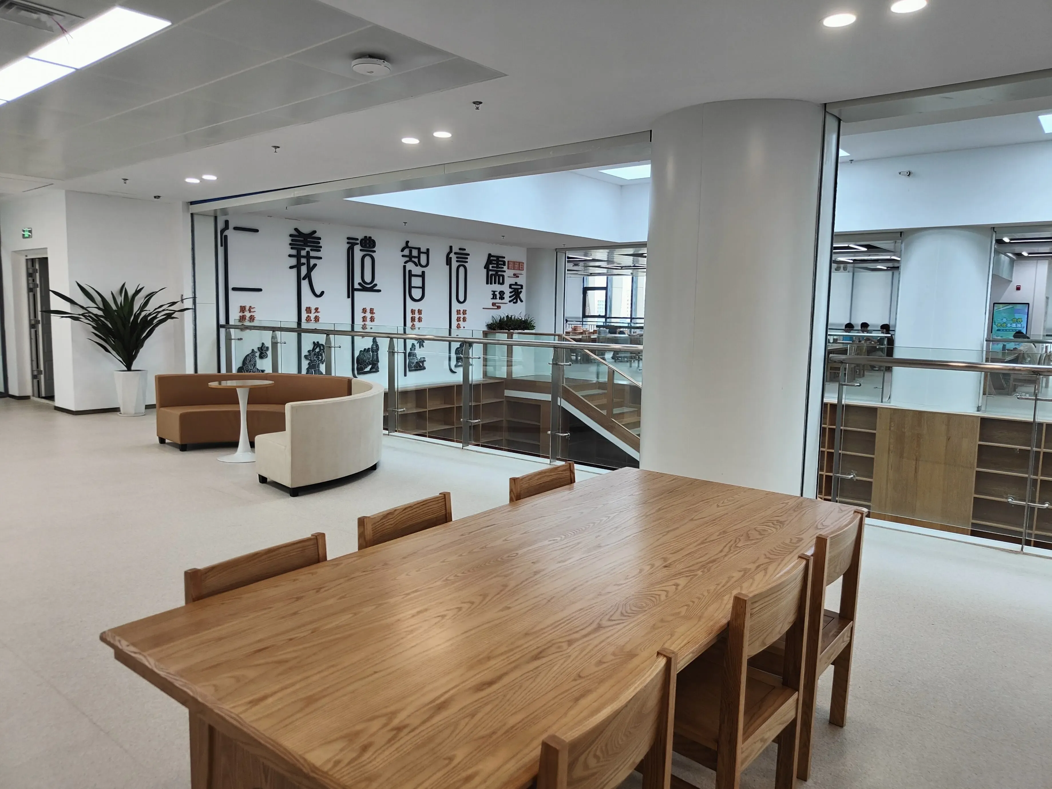 图书馆-江西理工大学三江校区-七楼侧边自习区