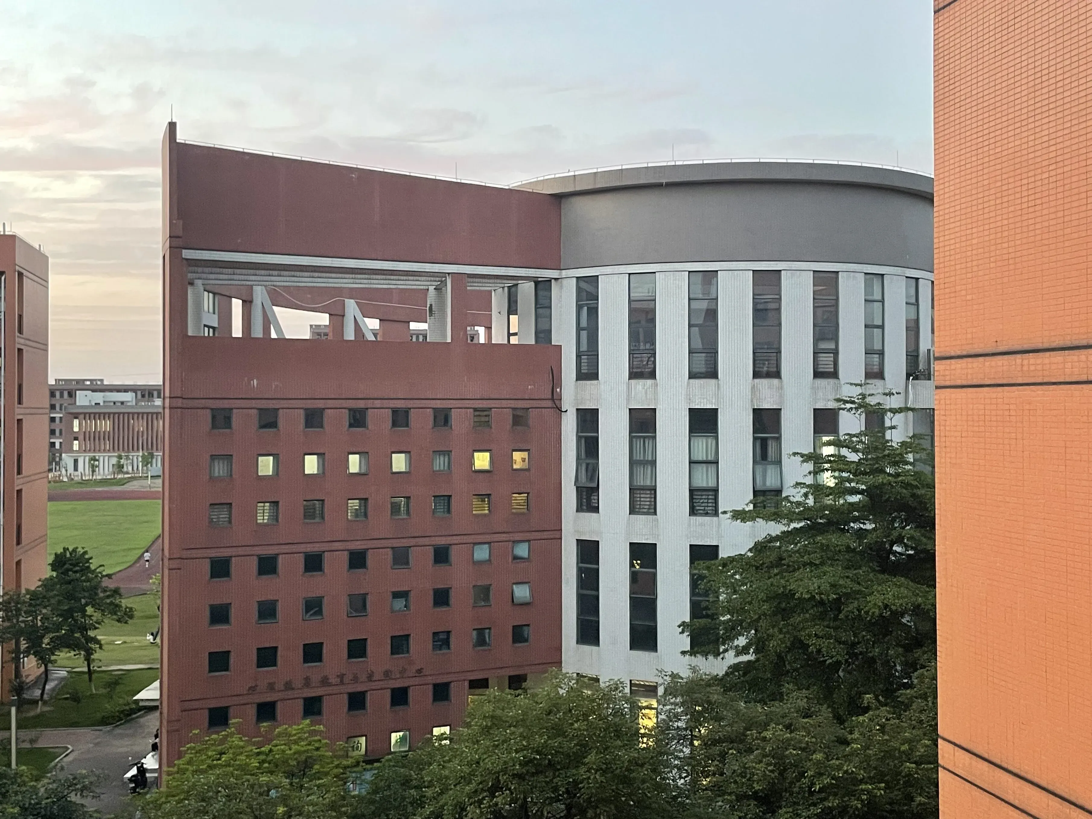 教学楼-佛山职业技术学院-学生活动中心2-外景图