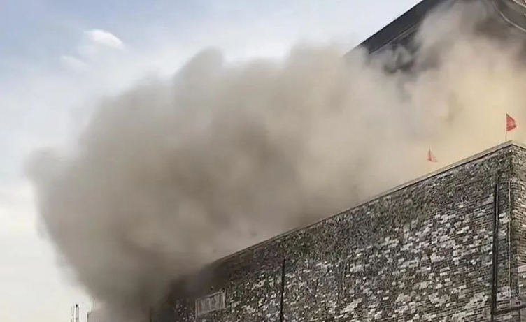 网传“凤阳鼓楼坍塌”？目击者称持续一两分钟，当地通报