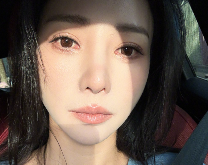 柳岩紧急就医，发文提醒：早去医院早解脱