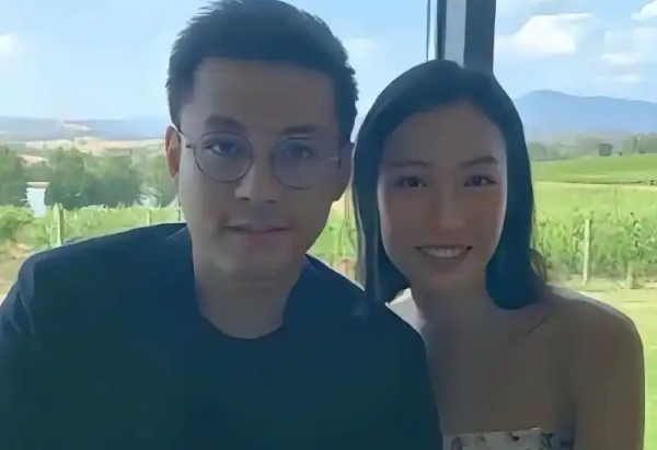 霍震霆曝儿子霍启仁已结婚