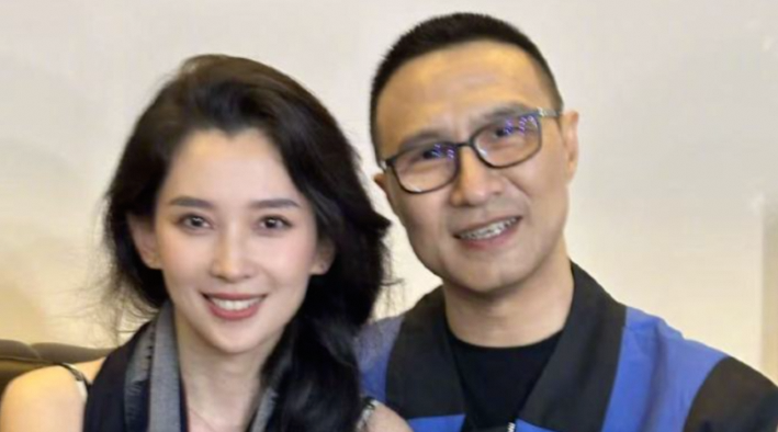 汪峰否认与宁静恋爱，晒与女友森林北合照：我俩好着呢