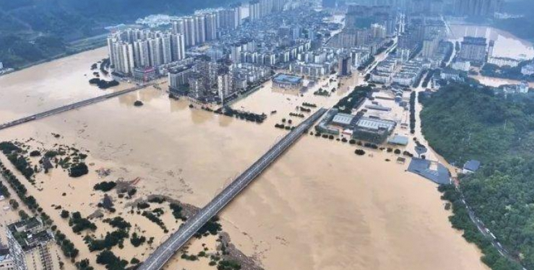 榕江的雨到底有多大？三天至少降下46个西湖