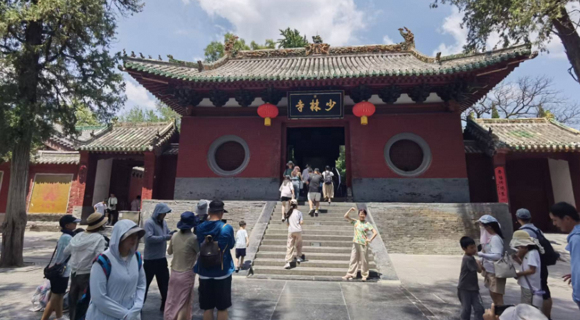 实探新住持履职次日的少林寺：“平安香”等收费项目已不见踪影