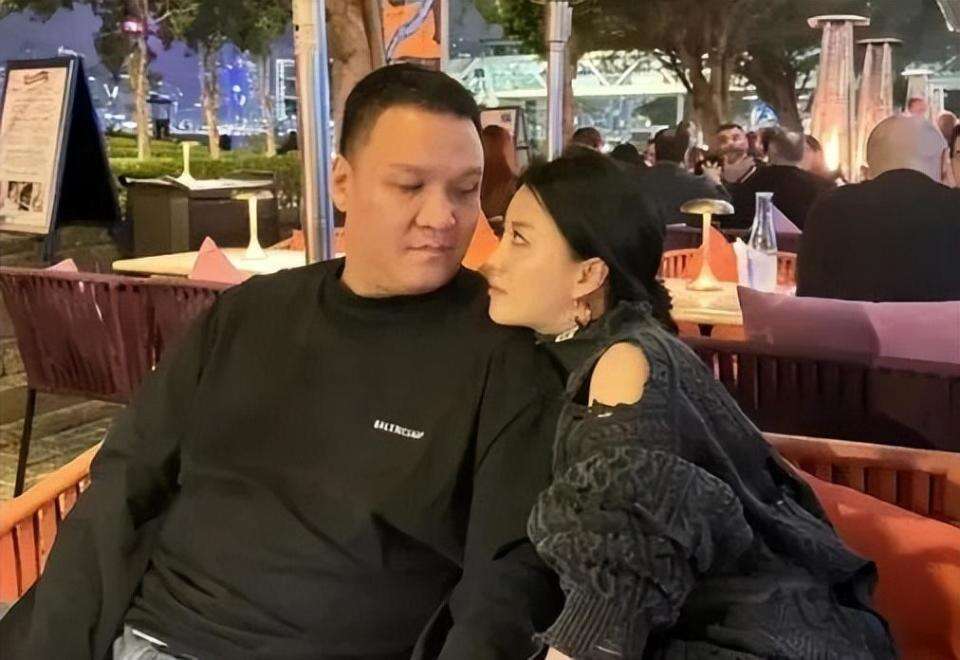 乃万发聊天记录称自己不是小三