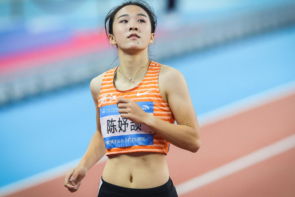 16岁陈妤颉获女子百米冠军