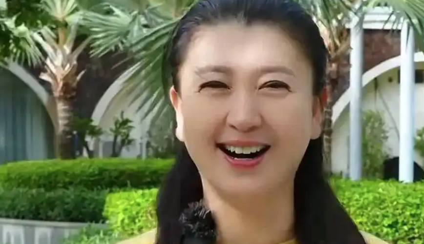 演员闫学晶多个平台账号被禁止关注，此前“哭穷”引争议