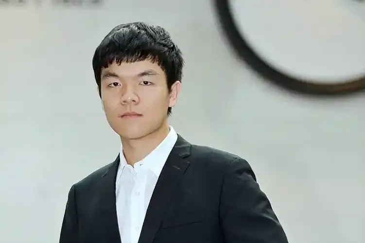 柯洁悼念聂卫平